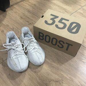 Yeezys Size 5.5- great condition- with box included